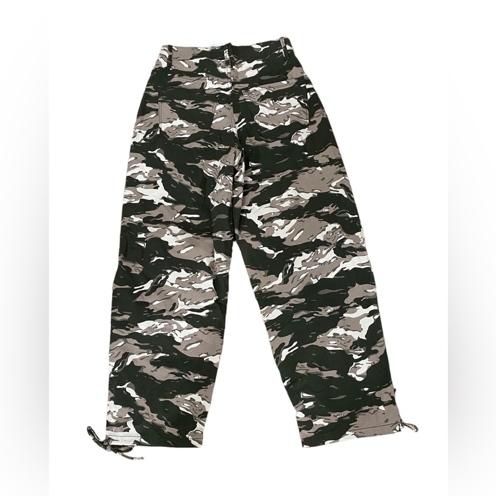 NWT GOOD AMERICAN CARGO PANTS SIZE 00 - Picture 3 of 3